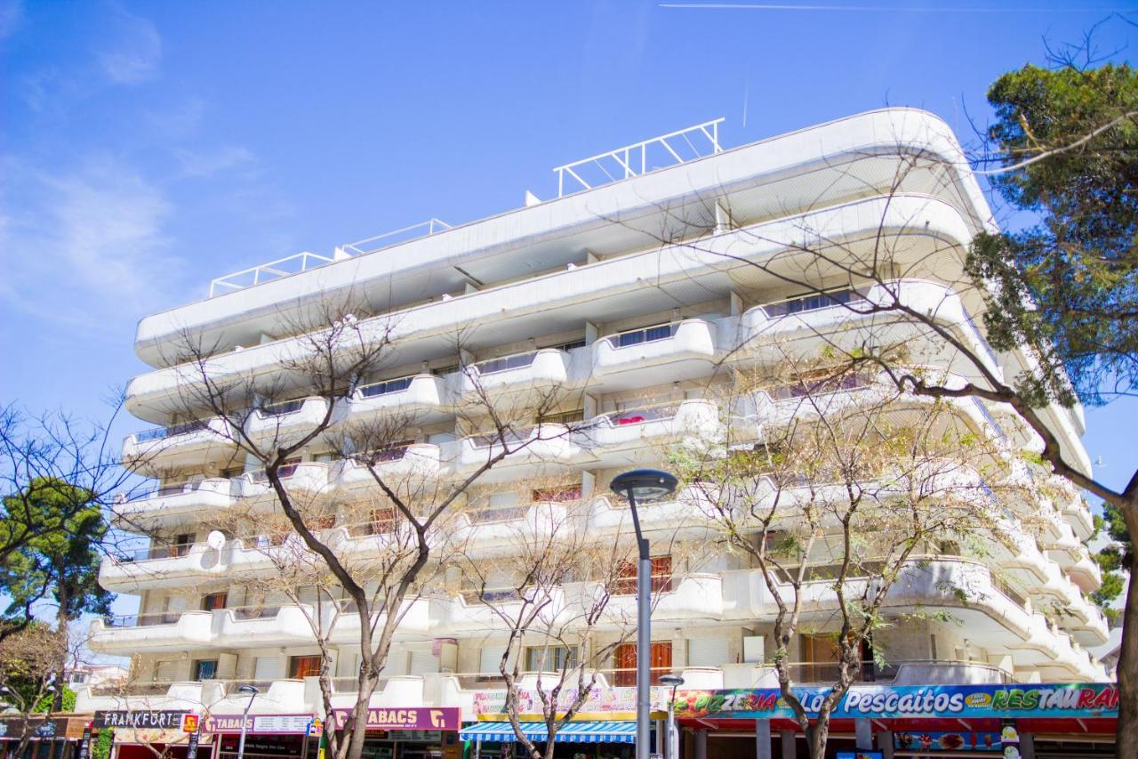 Juniper Apartment Салоу Екстериор снимка