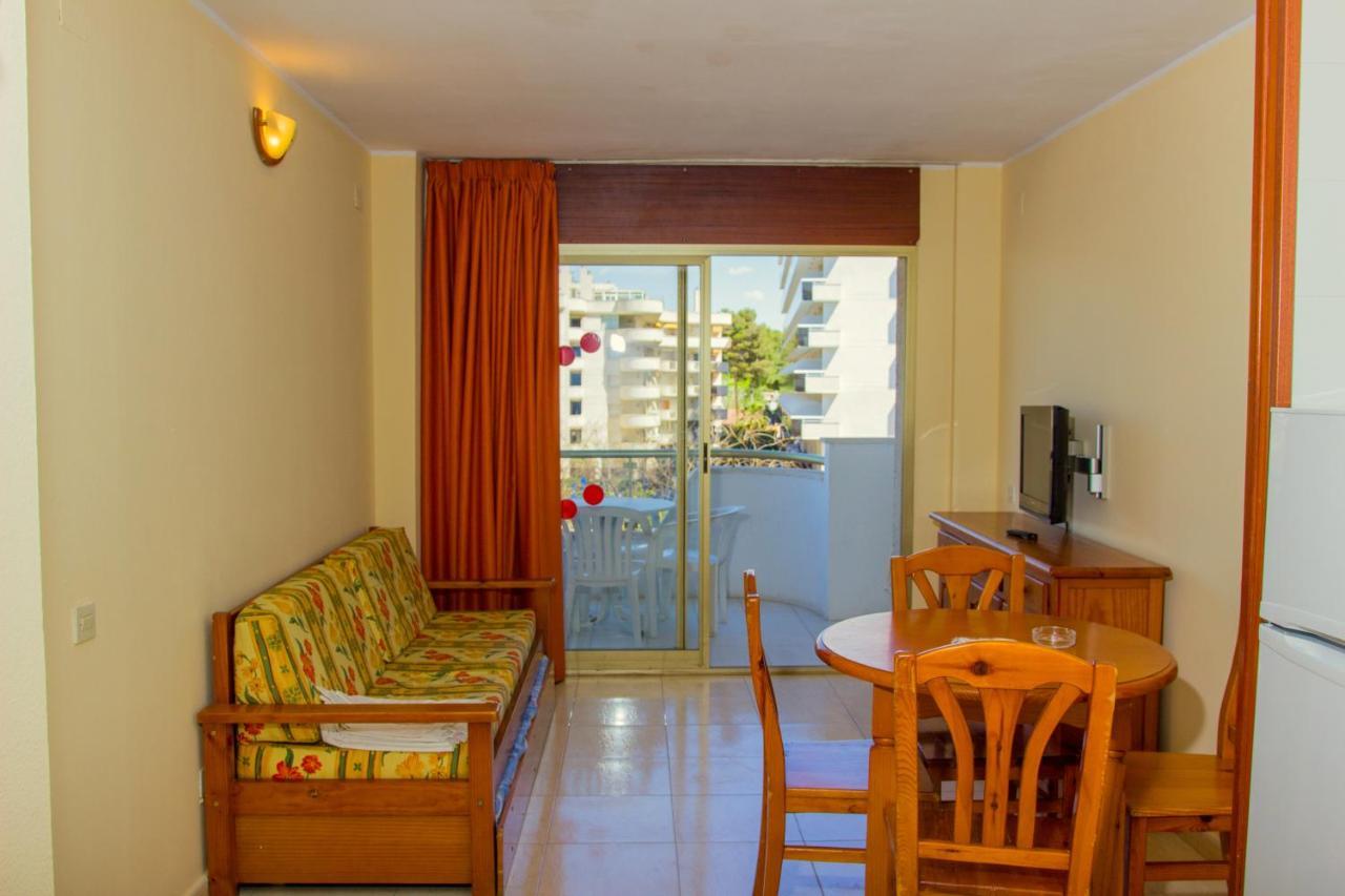 Juniper Apartment Салоу Екстериор снимка