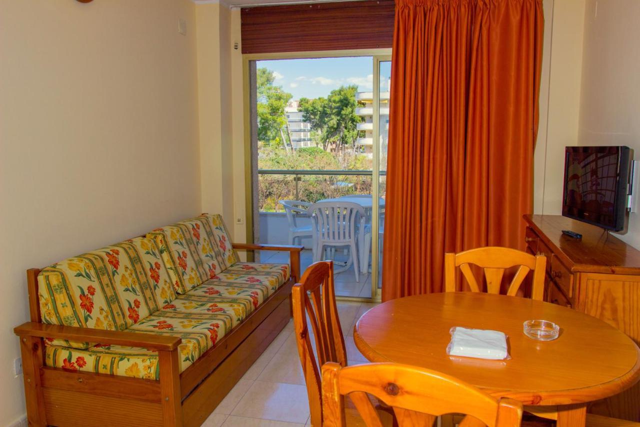 Juniper Apartment Салоу Екстериор снимка