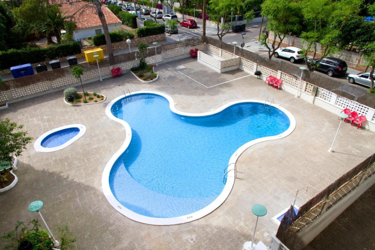 Juniper Apartment Салоу Екстериор снимка