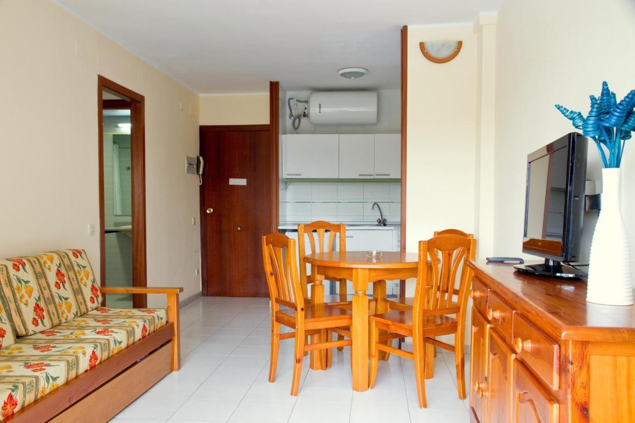 Juniper Apartment Салоу Екстериор снимка