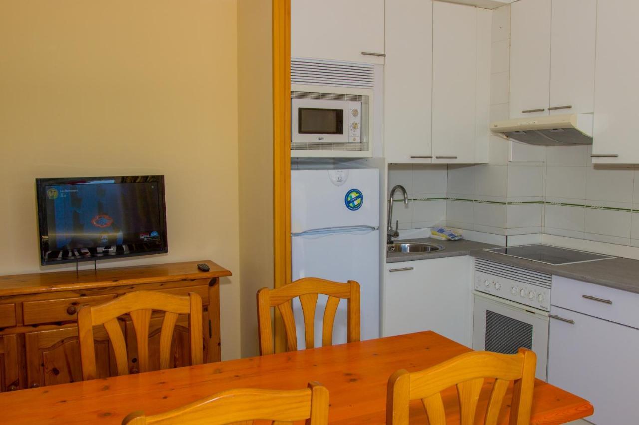 Juniper Apartment Салоу Екстериор снимка