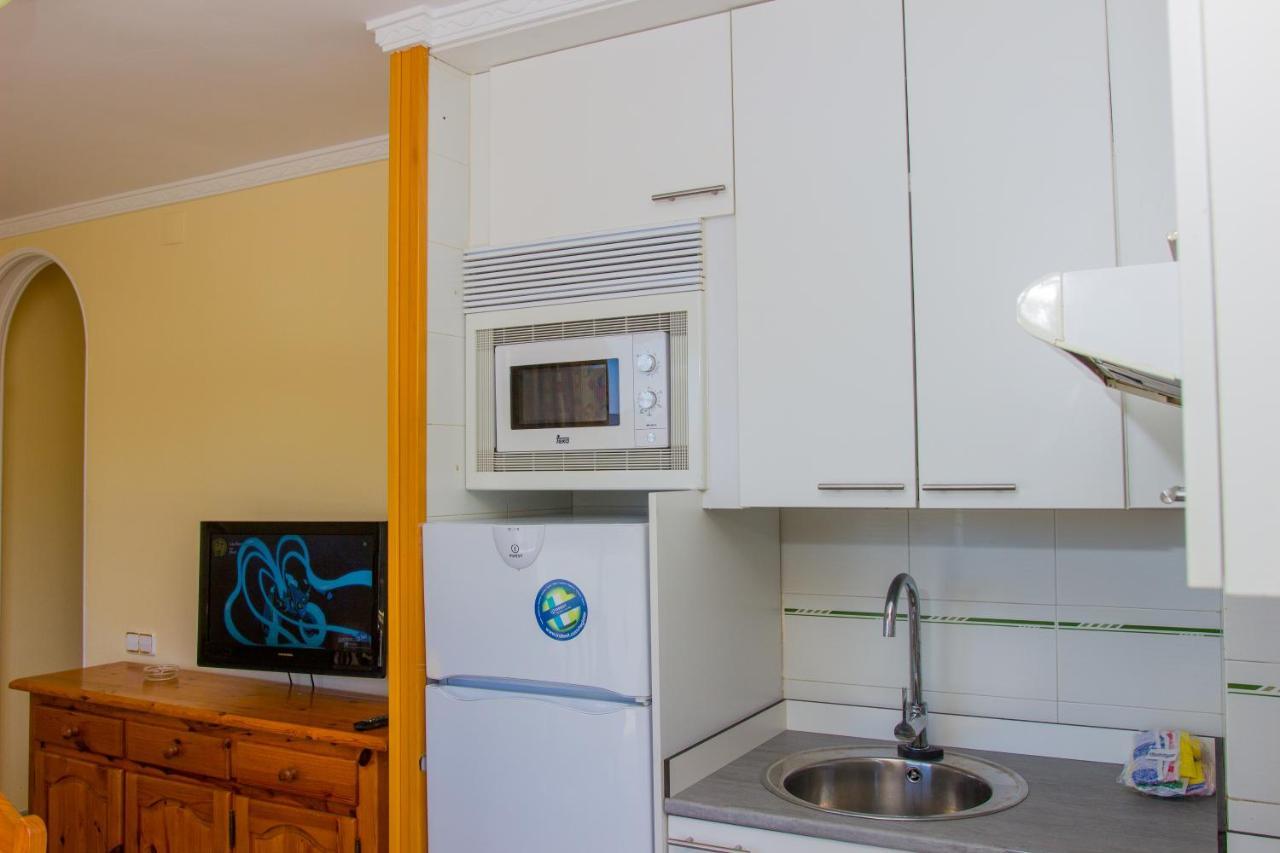 Juniper Apartment Салоу Екстериор снимка